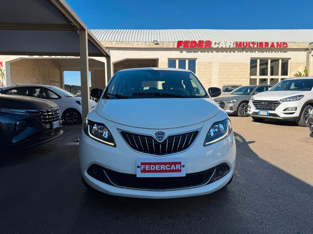 Lancia Ypsilon 1.0 FireFly 5 porte S&S Hybrid Ecochic Silver