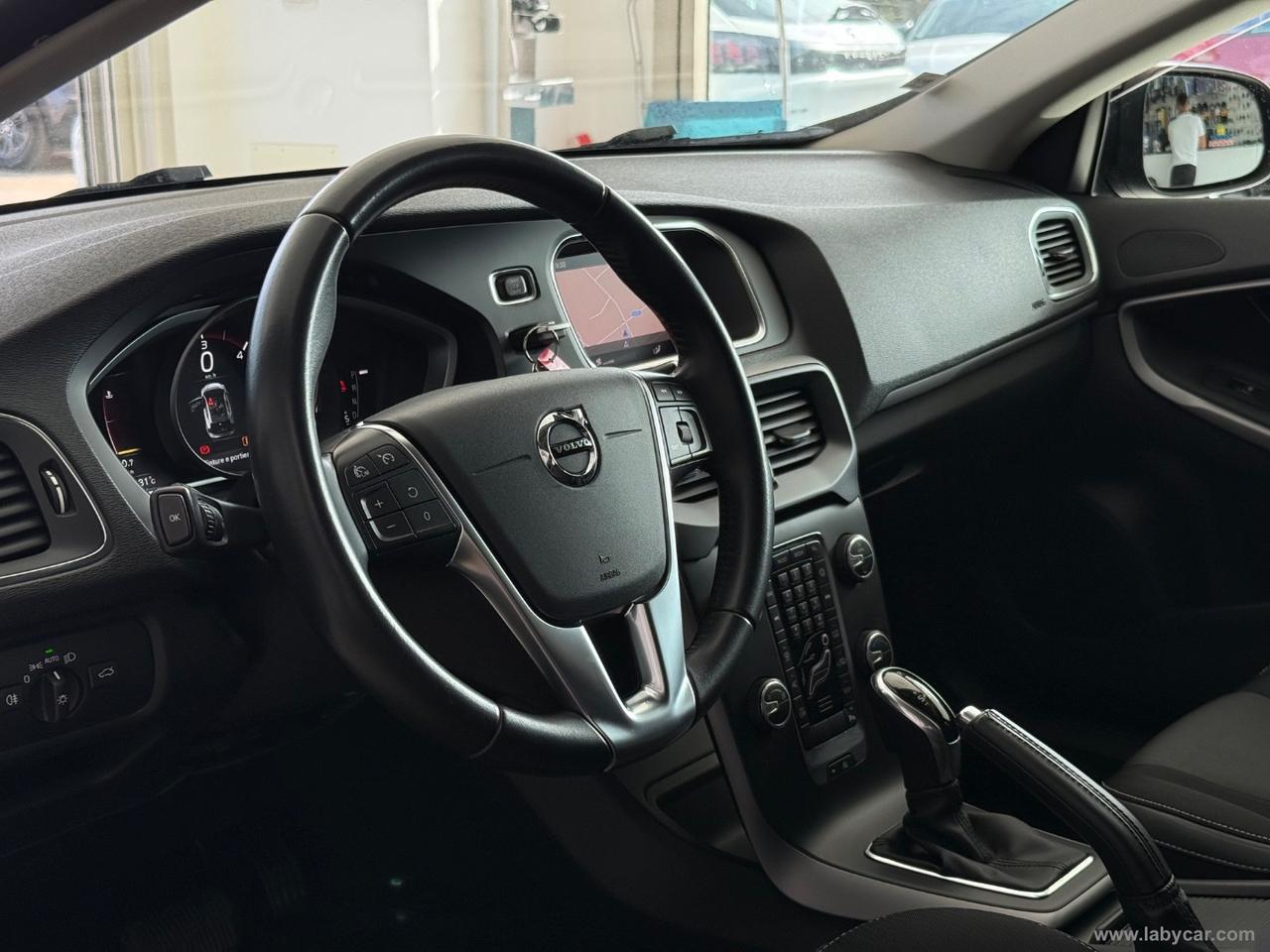 VOLVO V40 D2 Geartronic R-design