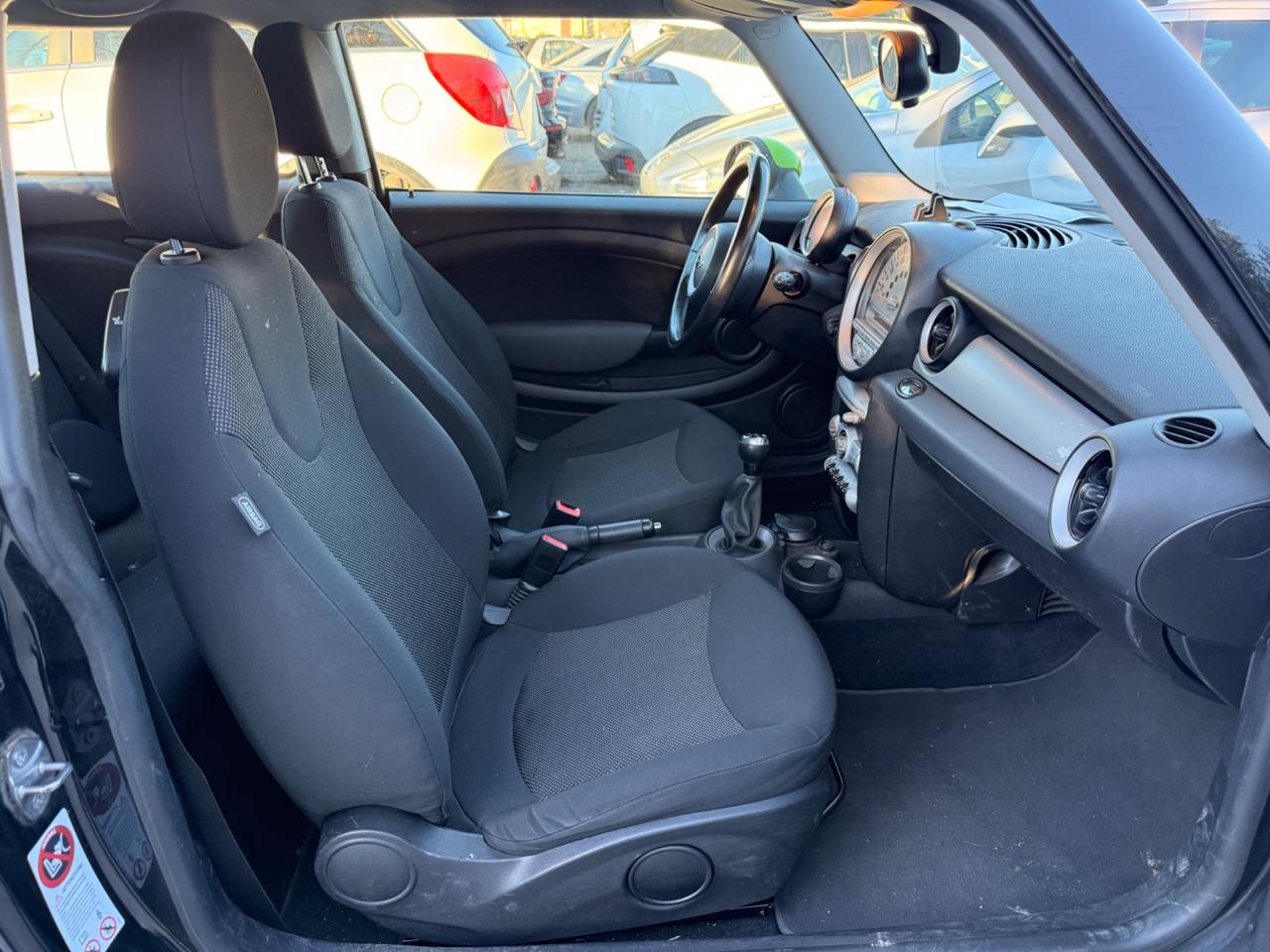 Mini 1.6 16V One (55kW)