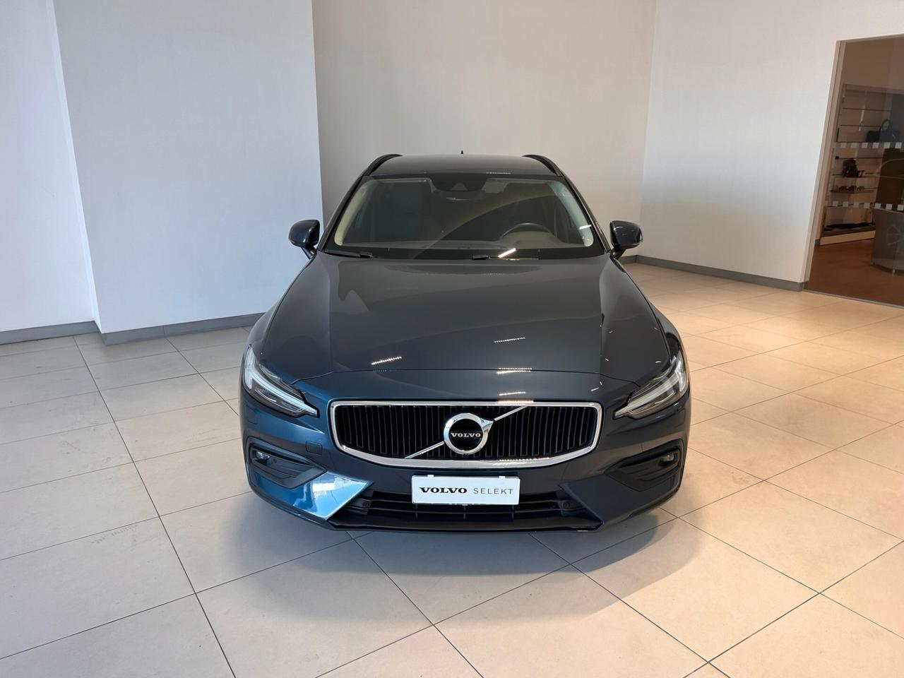 Volvo V60 B4 (d) MOMENTUM BUSINESS PRO CAMBIO AUT. *IVA ESPOSTA*