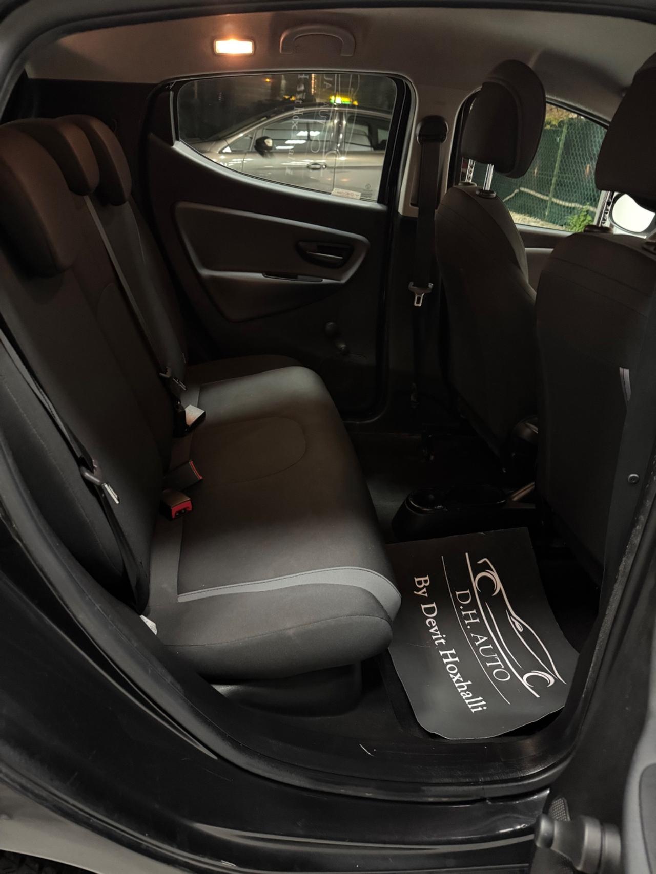 Lancia Ypsilon 1.2 69 CV 5 porte Platinum