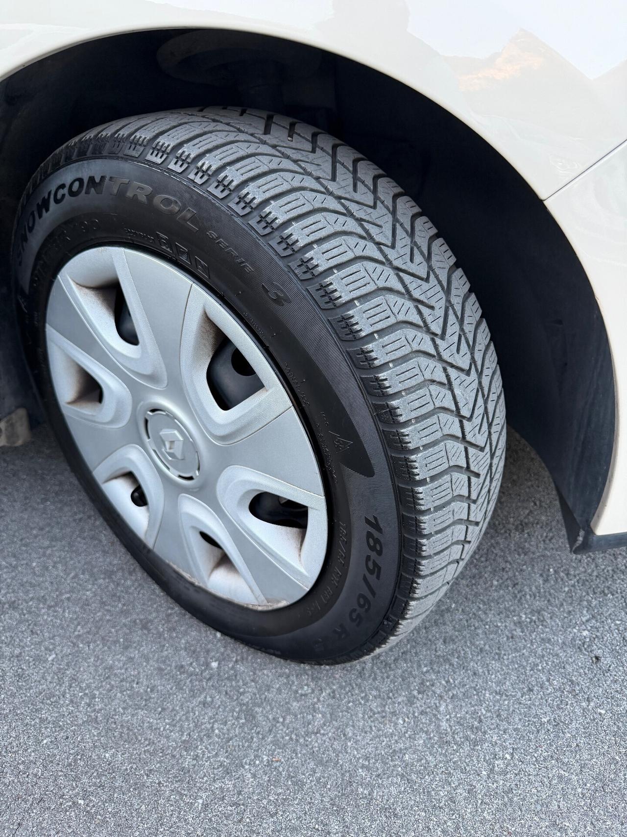 Renault Clio 1.2 75CV 5 porte / EURO 6 NEOPATENTATI