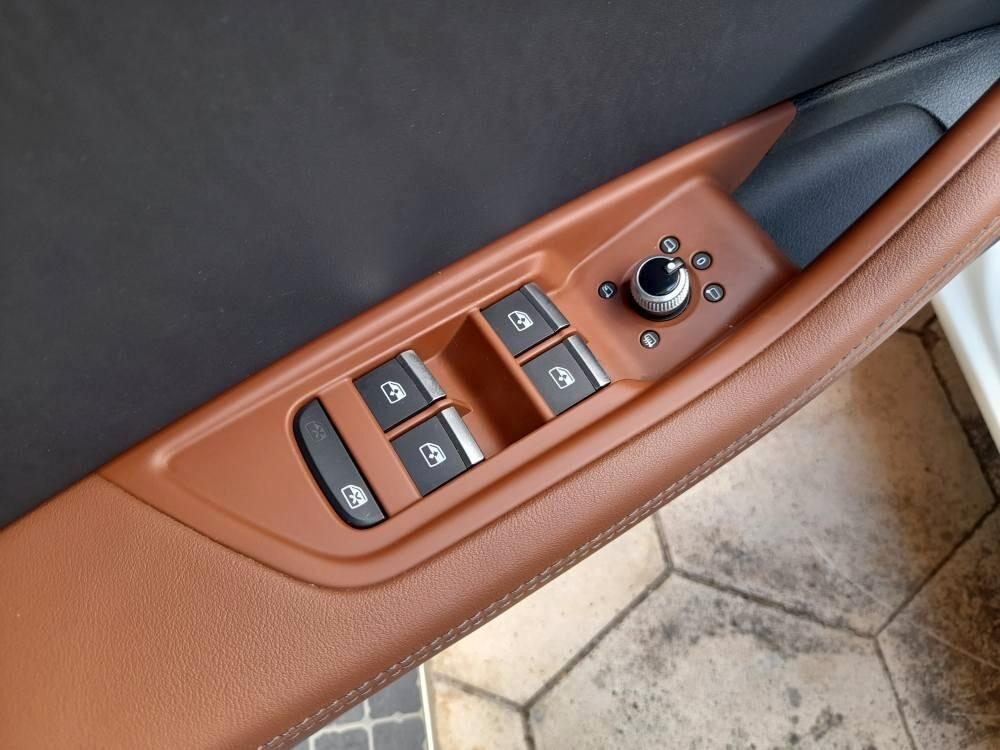 AUDI A4 SW 2.0 TDI S-TRONIC