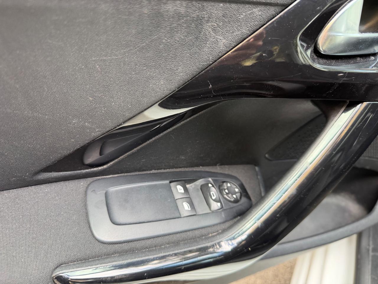 Peugeot 208 BlueHDi 75