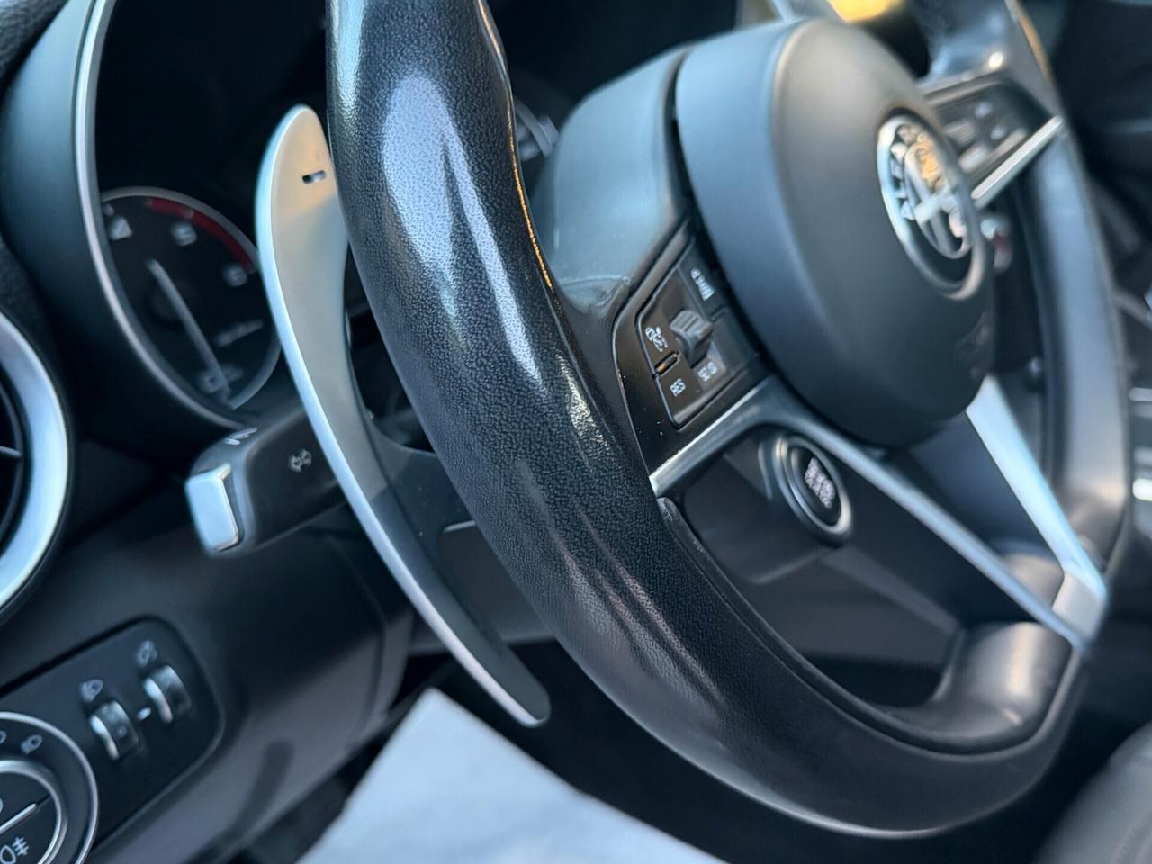 Alfa Romeo Giulia 2.2 TURBODIESEL 150 cv. AT8 SUPER