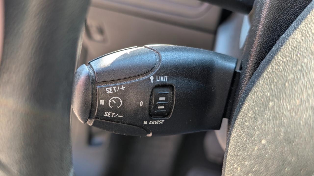 Peugeot 208 1.4 HDi 68 CV 5 porte Allure