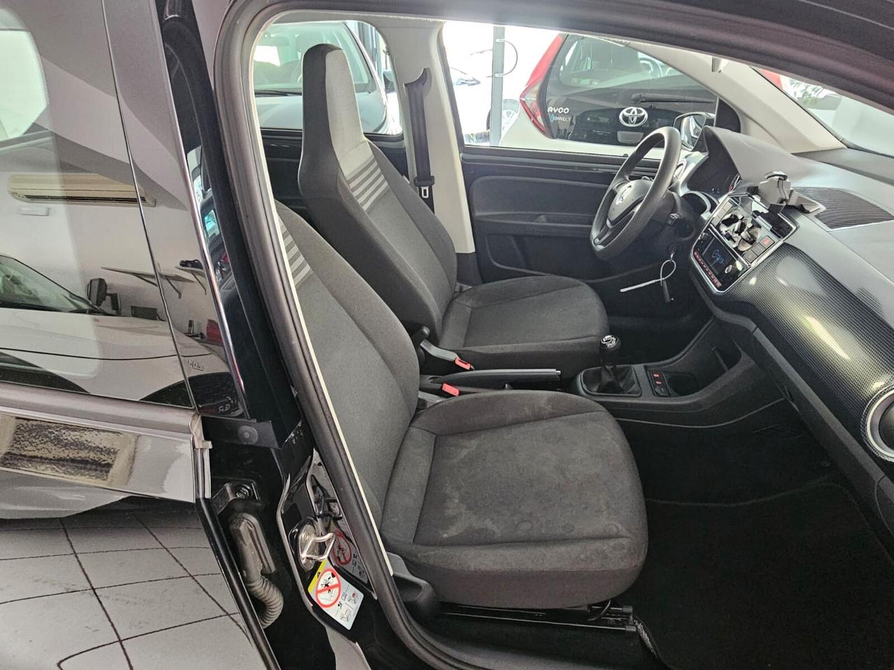 Volkswagen up! 1.0 5p. move up!
