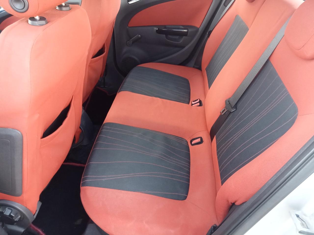 Opel Corsa 1.2 5 porte Club 2010
