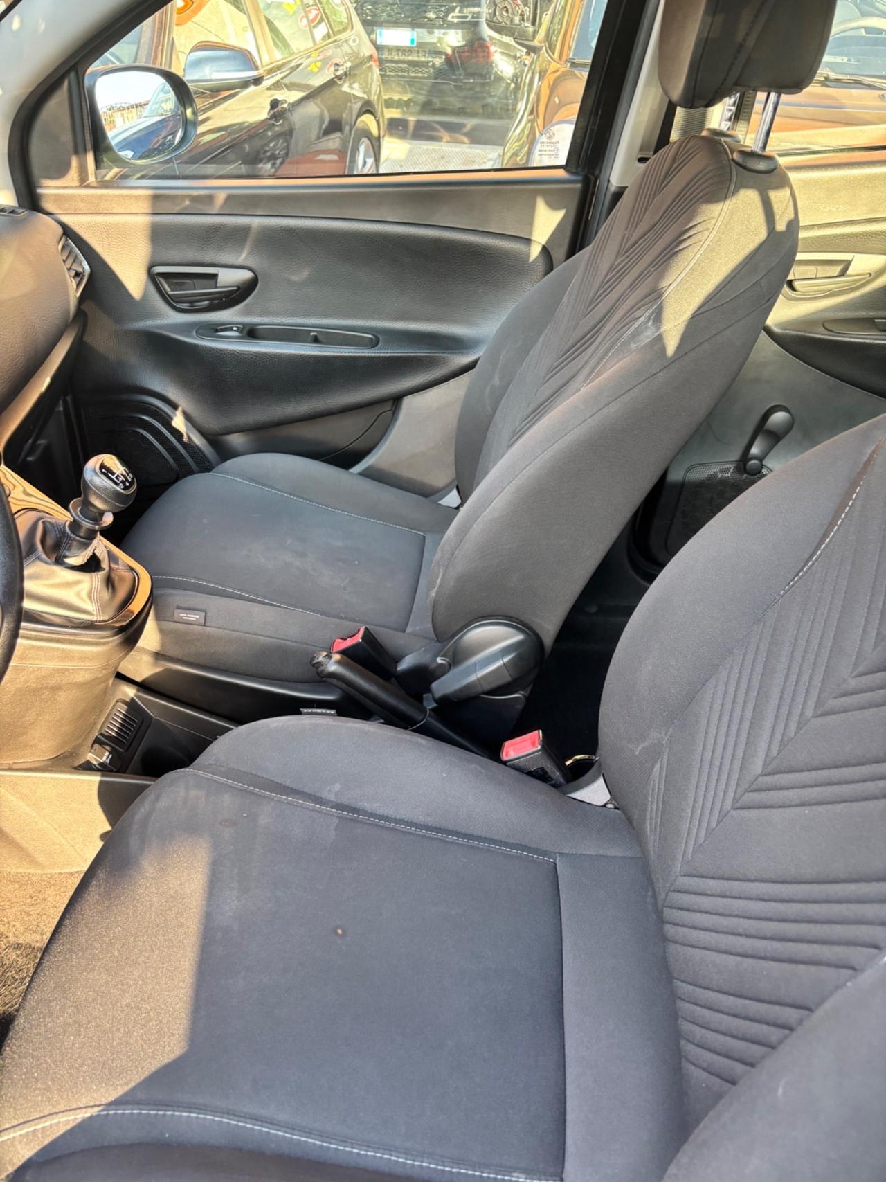 Lancia Ypsilon 1.0 FireFly 5 porte S&S Hybrid Gold Plus