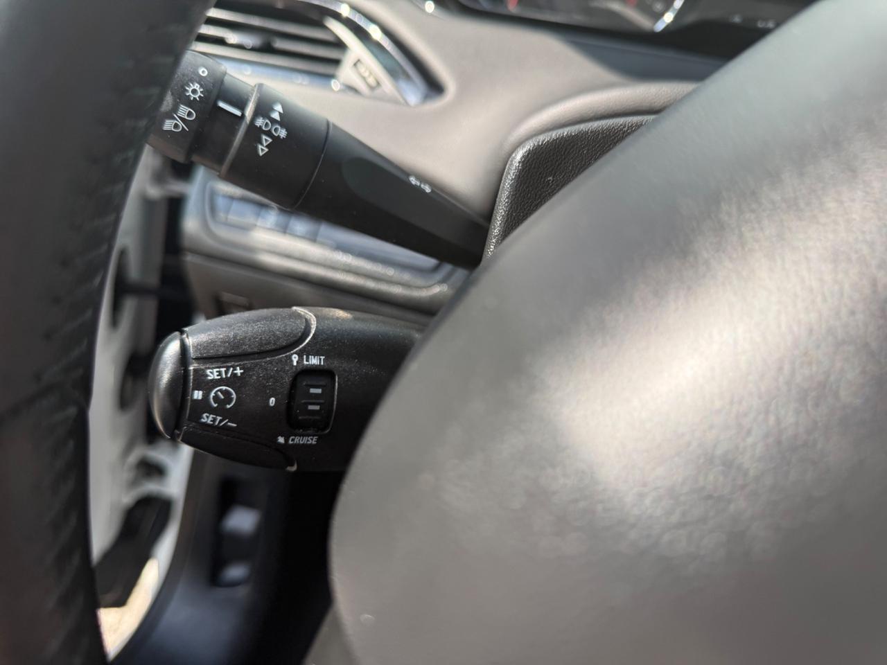 Peugeot 208 1.6 e-HDi 92 CV Stop&Start 5 porte Allure