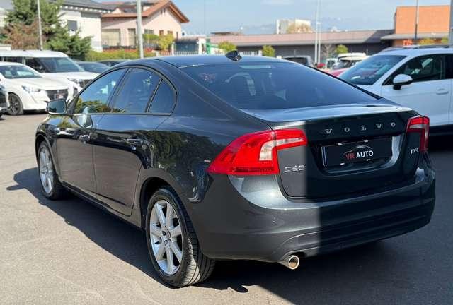 Volvo S60 AUTOM. 2.0 D3 Momentum geartronic / tagliando con pastiglie freni nuovo / garanzia 12 mesi nazionale