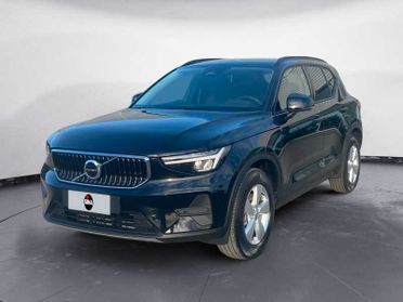 VOLVO XC40 2.0 b3 EssenTiaL AuTo
