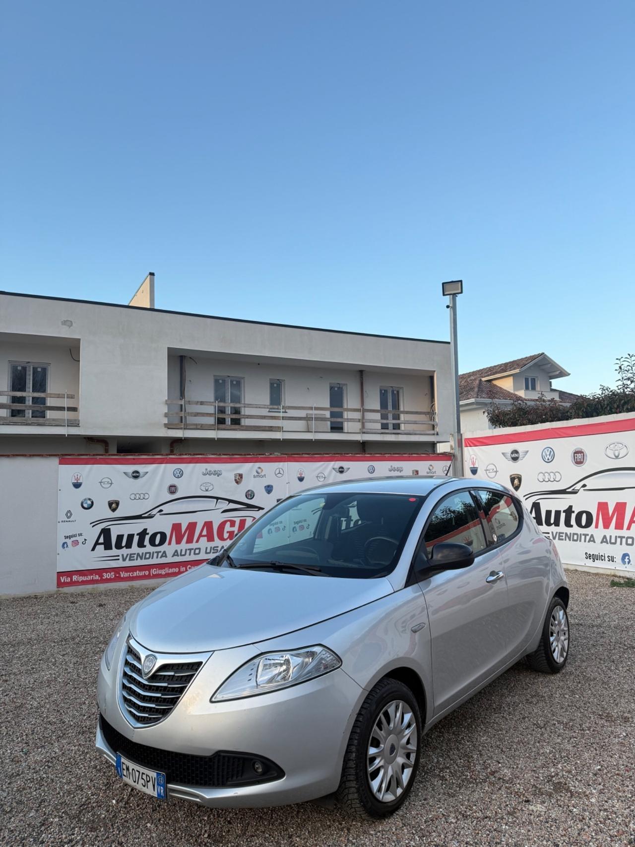 Lancia Ypsilon 1.2 69 CV 5 porte GPL Ecochic Silver