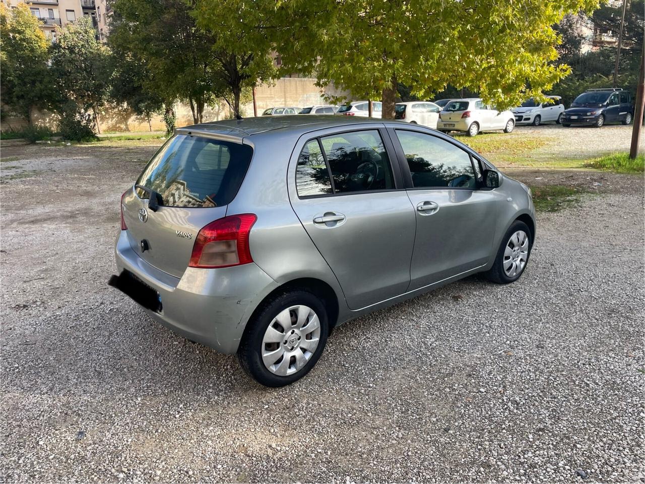 Toyota Yaris 1.0 5 porte