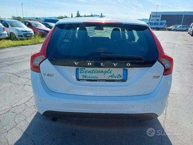 Volvo V60 1.6 D2 Summum con Problemi al motore