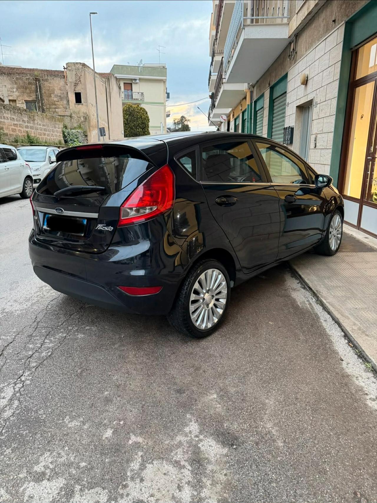 Ford Fiesta 1.4 TDCi 68CV 5 porte Titanium