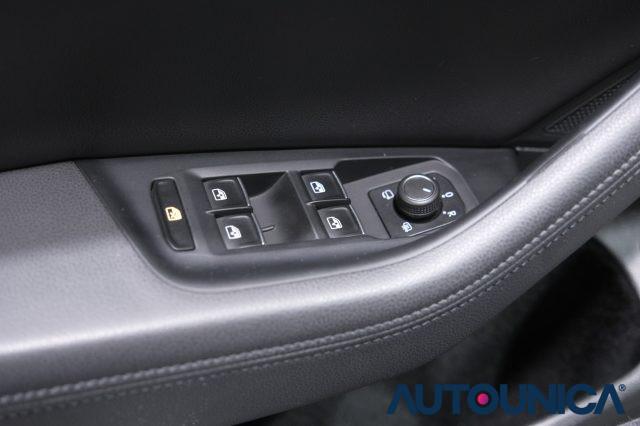 VOLKSWAGEN Passat Variant 2.0 TDI 190 CV DSG HIGHLINE BMT FARI LED