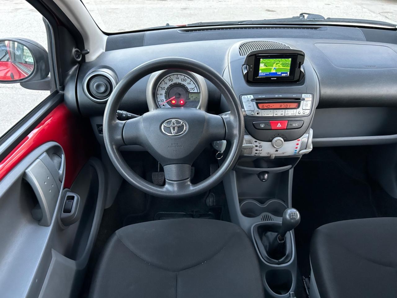 Toyota Aygo 1.0 benzina 68 cavalli 2011 navigatore