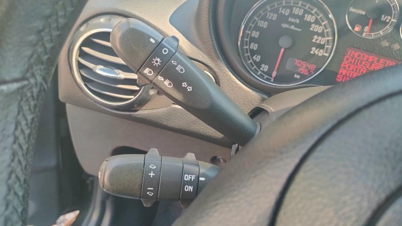 Alfa Romeo 147 2.0i 16V Twin Spark 150 CV 3p. Distinctive MANUALE