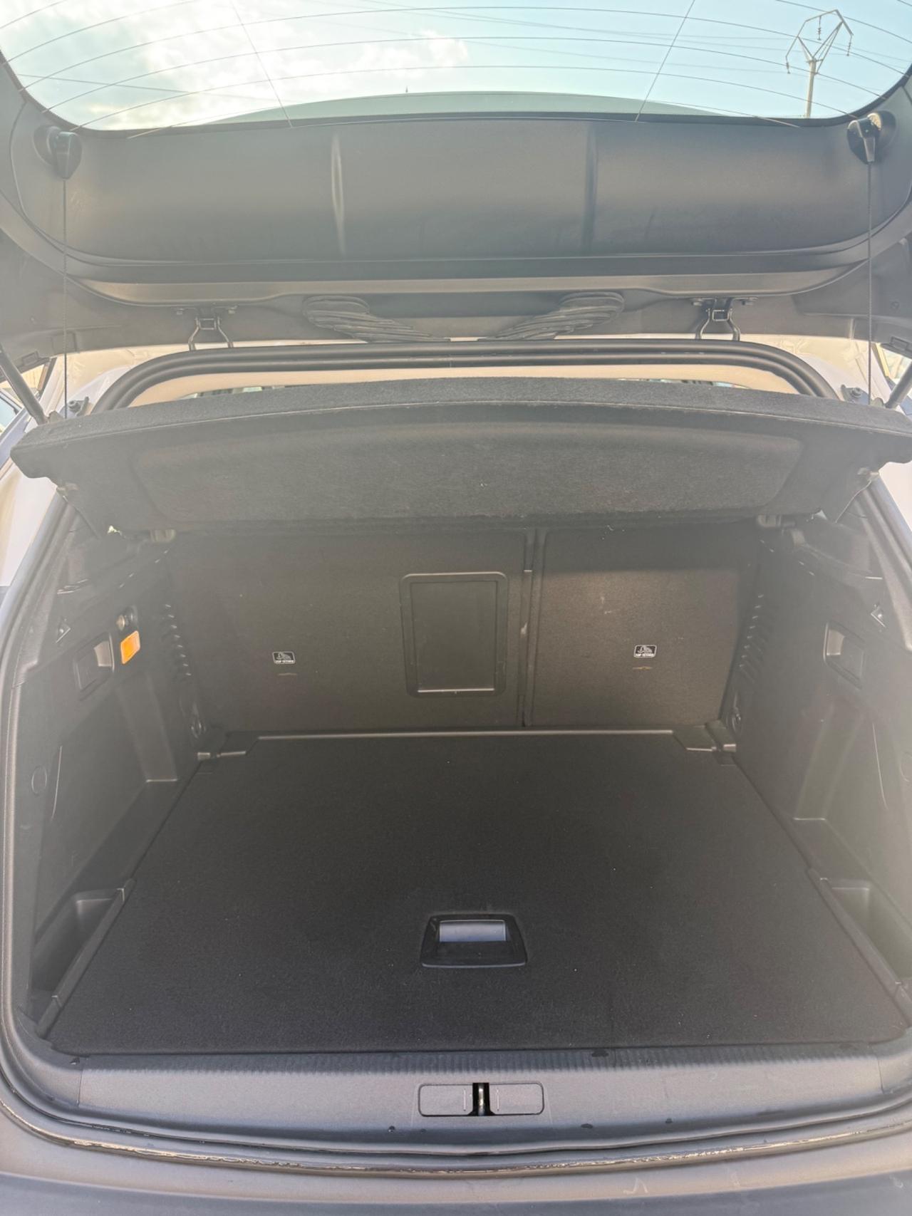 Peugeot 3008 BlueHDi 130 S&S EAT8 Active Pack