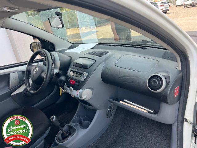 TOYOTA Aygo 1.0 12V VVT-i 5 porte Now Connect
