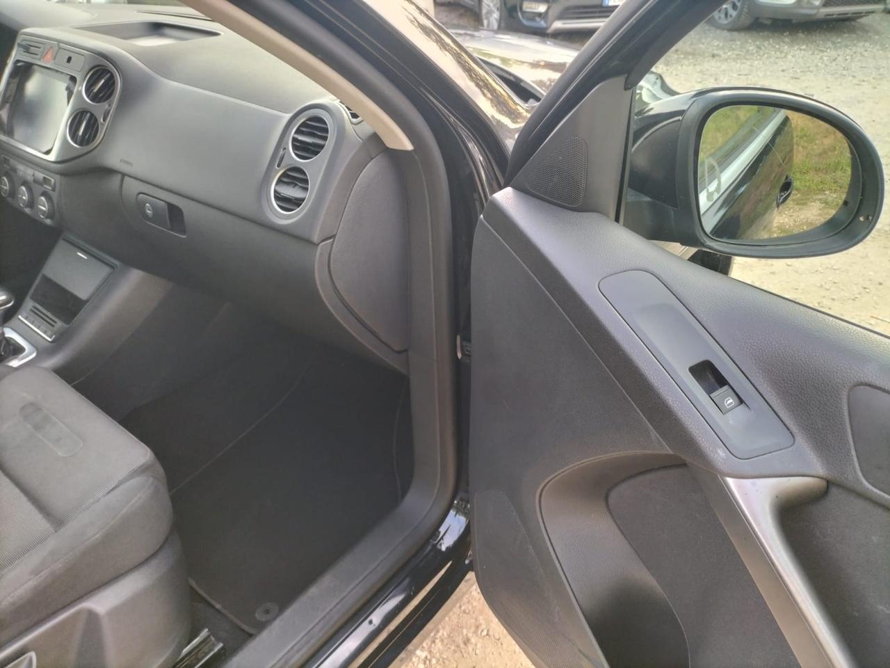 Volkswagen Tiguan 2.0 16V TDI DPF Trend & Fun (18°)