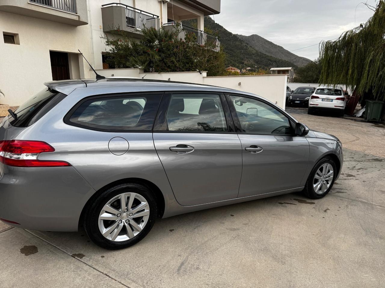 Peugeot 308 BlueHDi 120 S&S SW Business