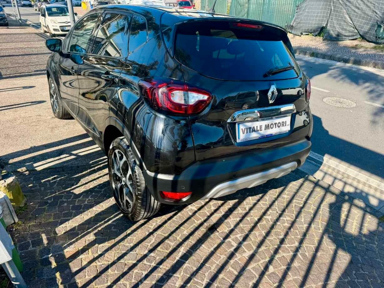 RENAULT CAPTUR 1.5 dCi 110 CV *FARI FULL LED