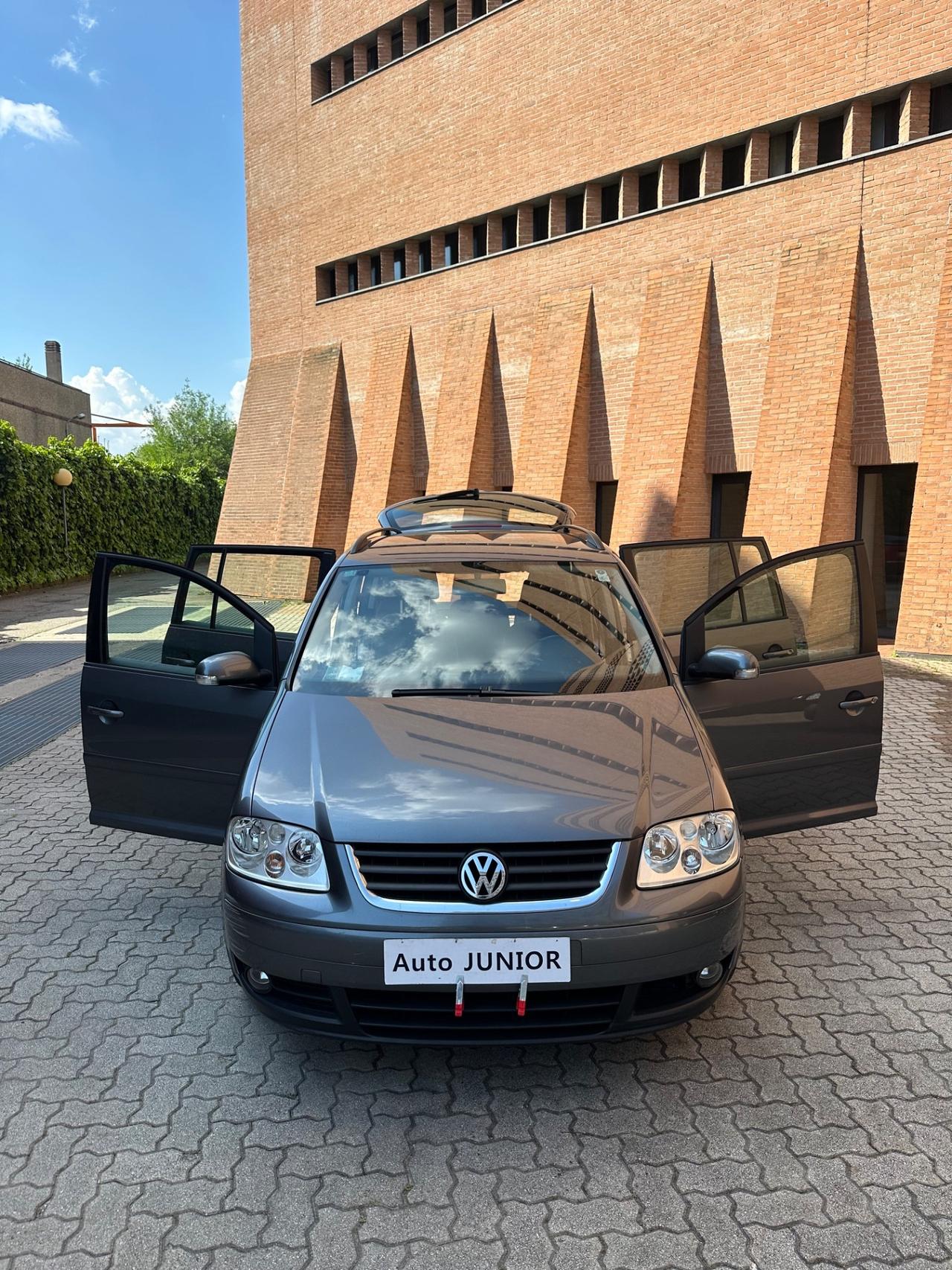 Volkswagen Touran 1.6 16V FSI Goal