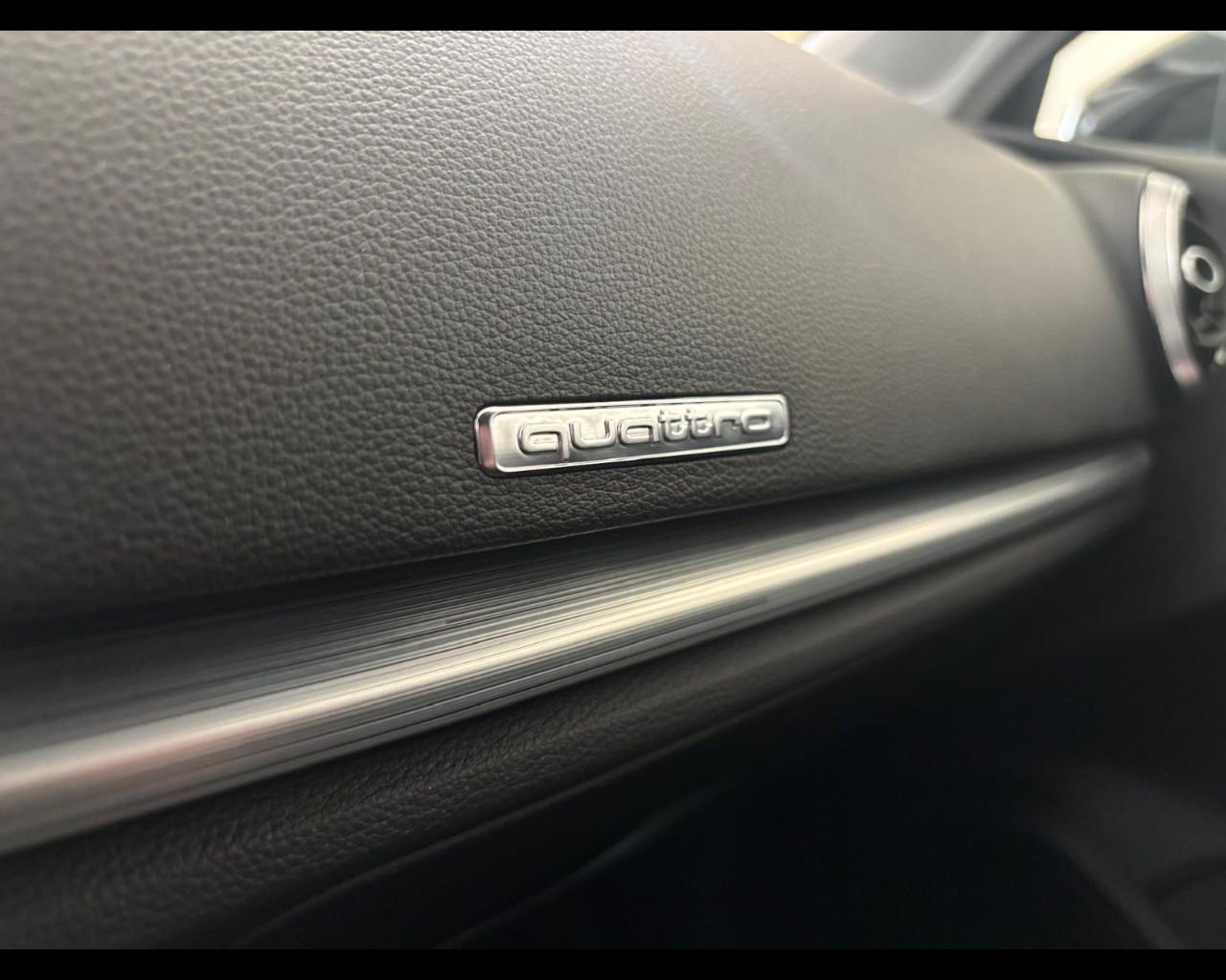 AUDI A3 IV 2020 Sportback - A3 Sportback 40 2.0 tfsi S line editi