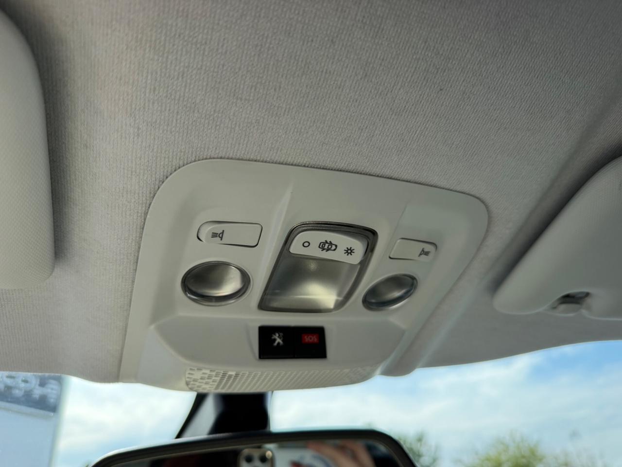 Peugeot 208 1.2 benzina Neopatentati