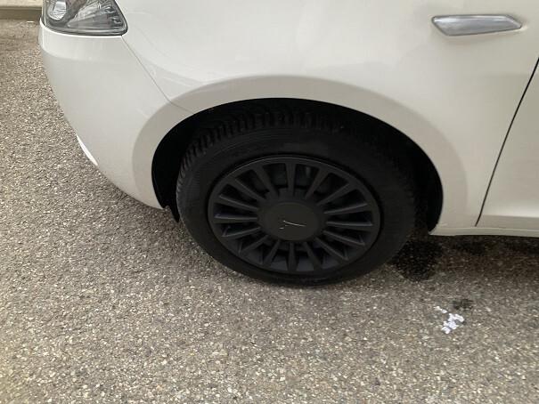 Lancia Ypsilon 1.0 FireFly 5 porte S&S Hybrid Ecochic Silver