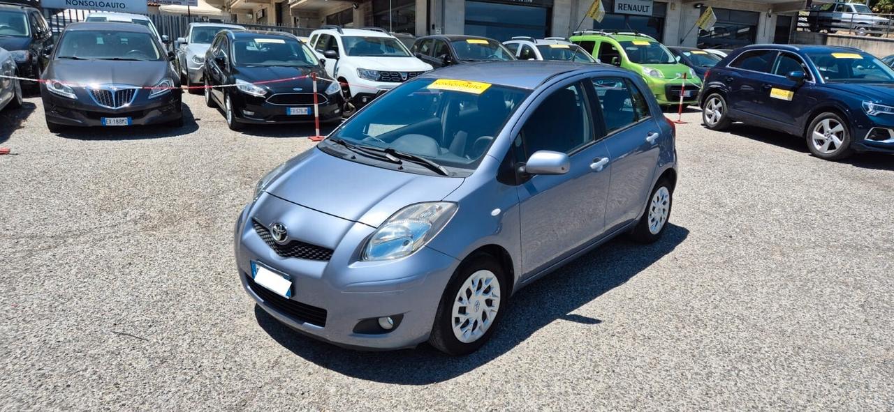 Toyota Yaris 1.0 5 porte Sol-2011-E5 -Ok neopatentati