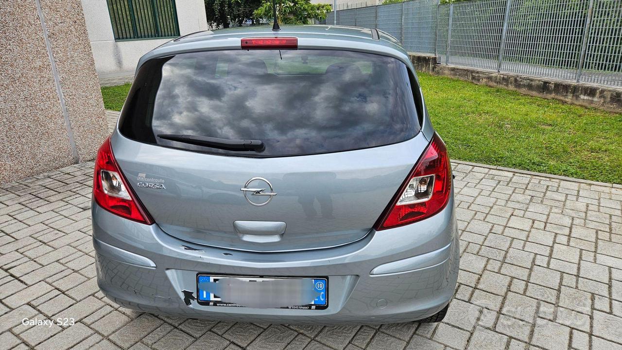 Opel Corsa 1.2 benzina 63Kw anno 2010