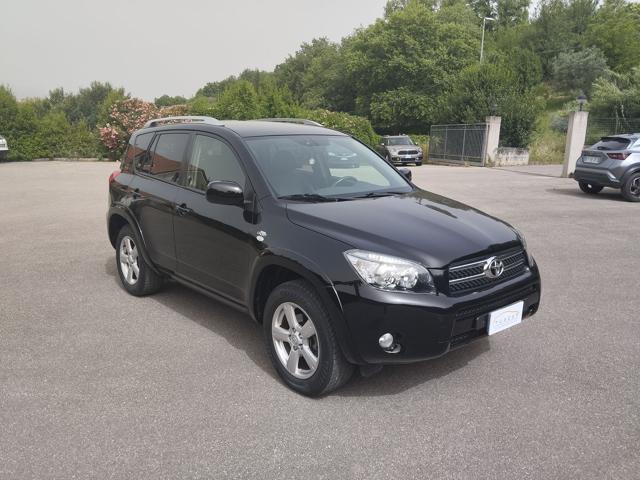 TOYOTA RAV 4 Luxury 2.2 D-CAT