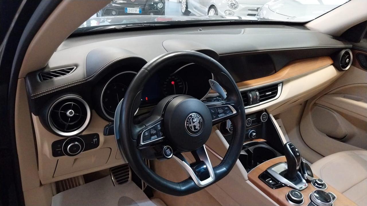 Alfa Romeo Stelvio 2.2cc 210 CV AT8 Q4 Veloce