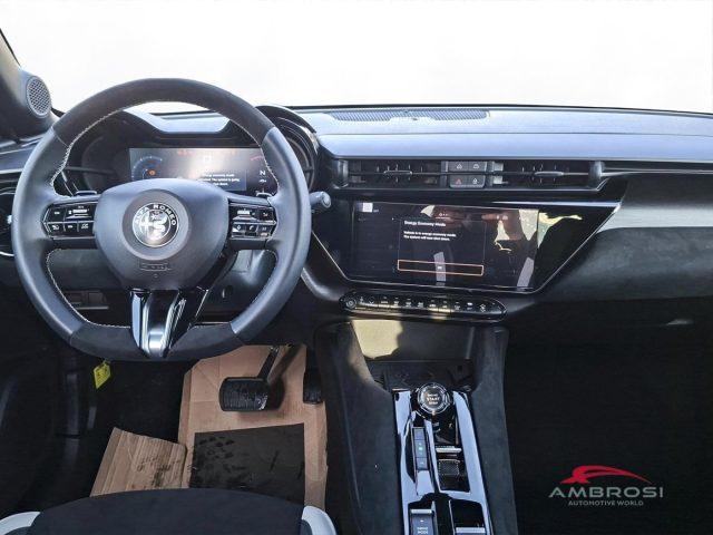 ALFA ROMEO Junior ibrida Edizione Milano Cortina 2026 1.2 145CV Hybr