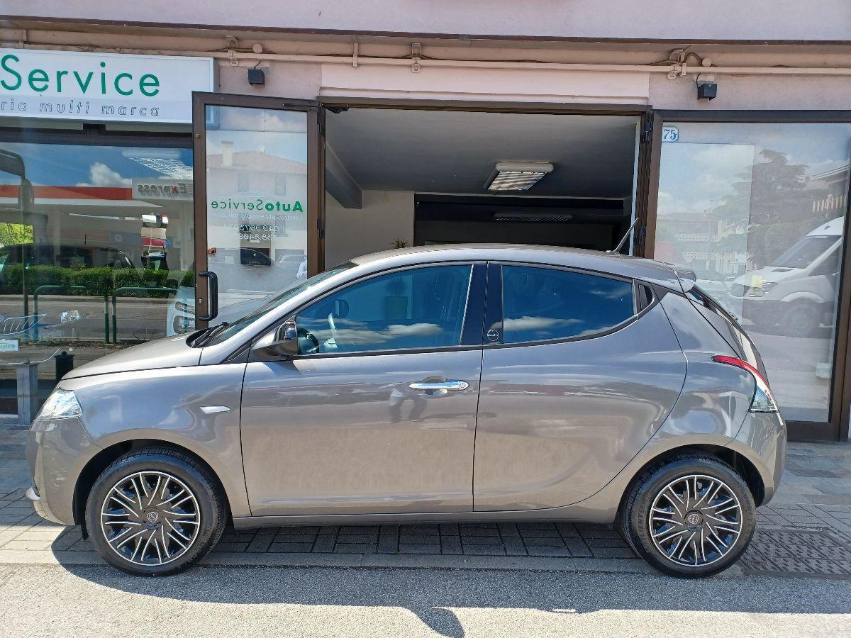 LANCIA - Ypsilon - 1.0 FireFly 5p. S&S Hybrid Gold