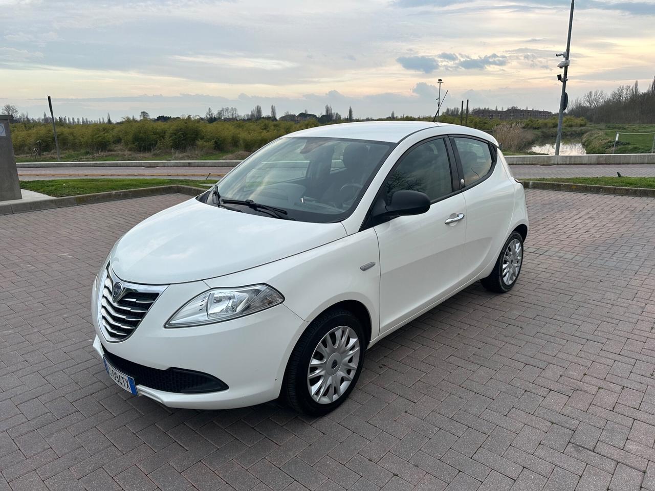 Lancia Ypsilon 1.2 GPL Ecochic Possibile Permuta e Finanziamento