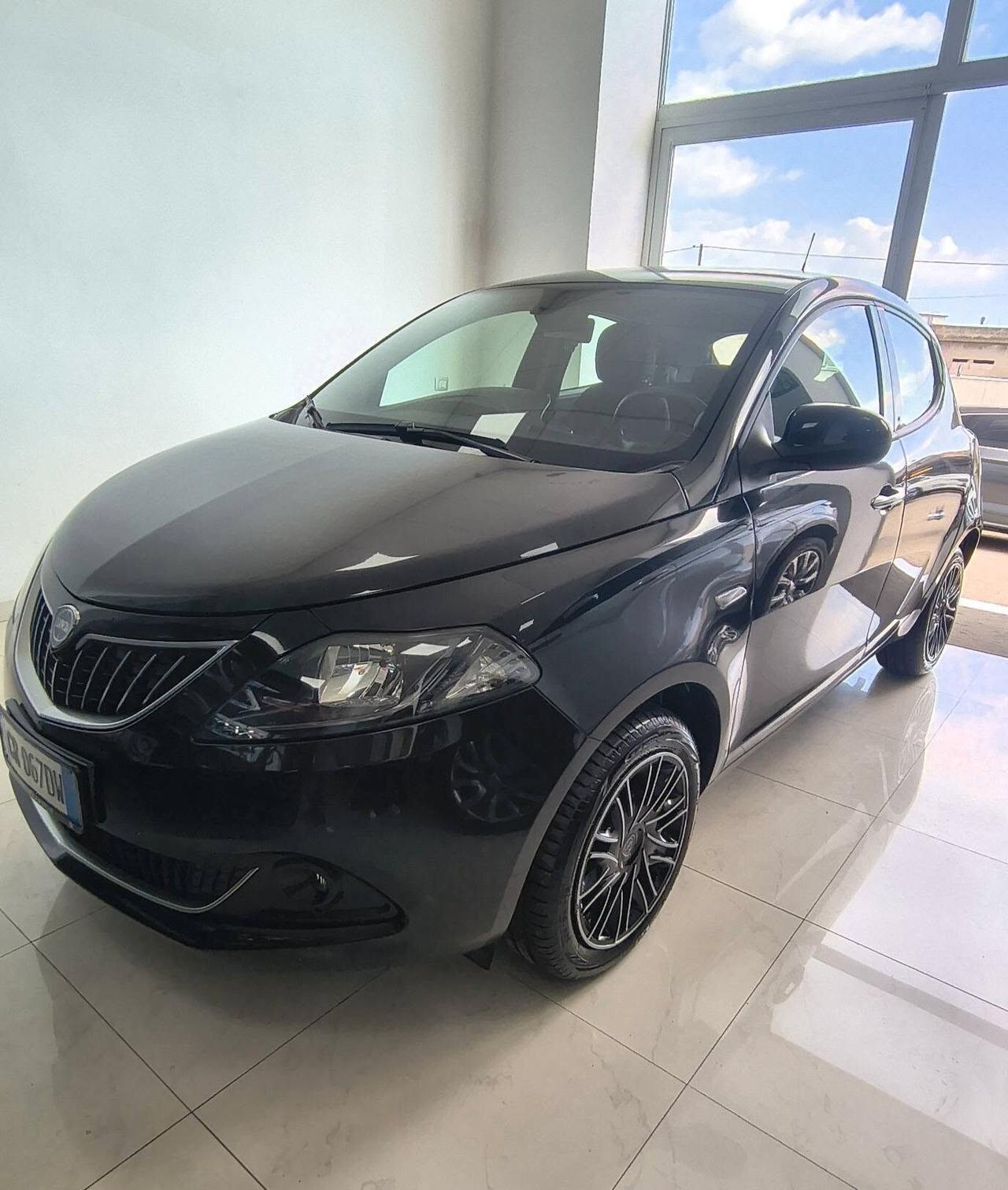 Lancia Ypsilon 1.0 FireFly 5 porte S&S Hybrid Gold