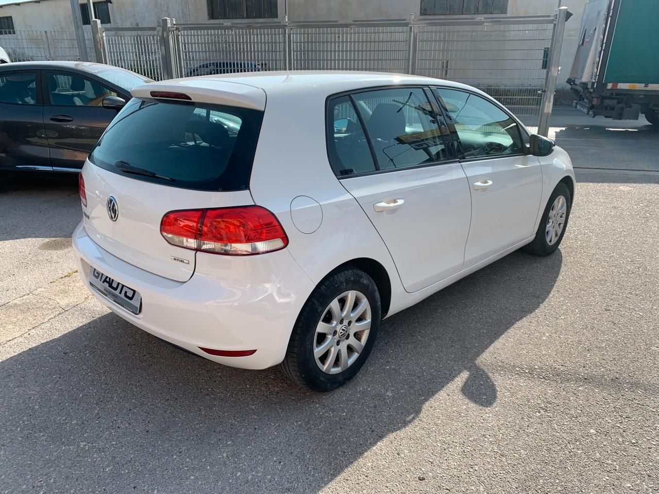 Volkswagen Golf 5P. 1.6 GPL