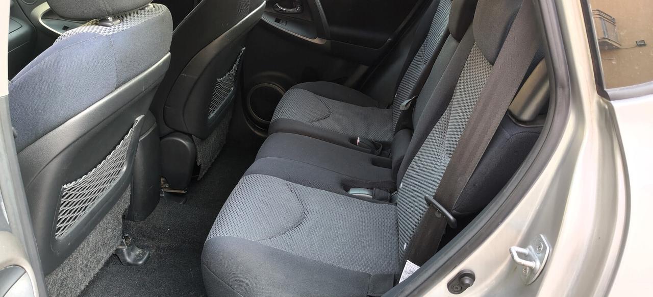 Toyota RAV 4 2.2 D-4D 136 CV Luxury