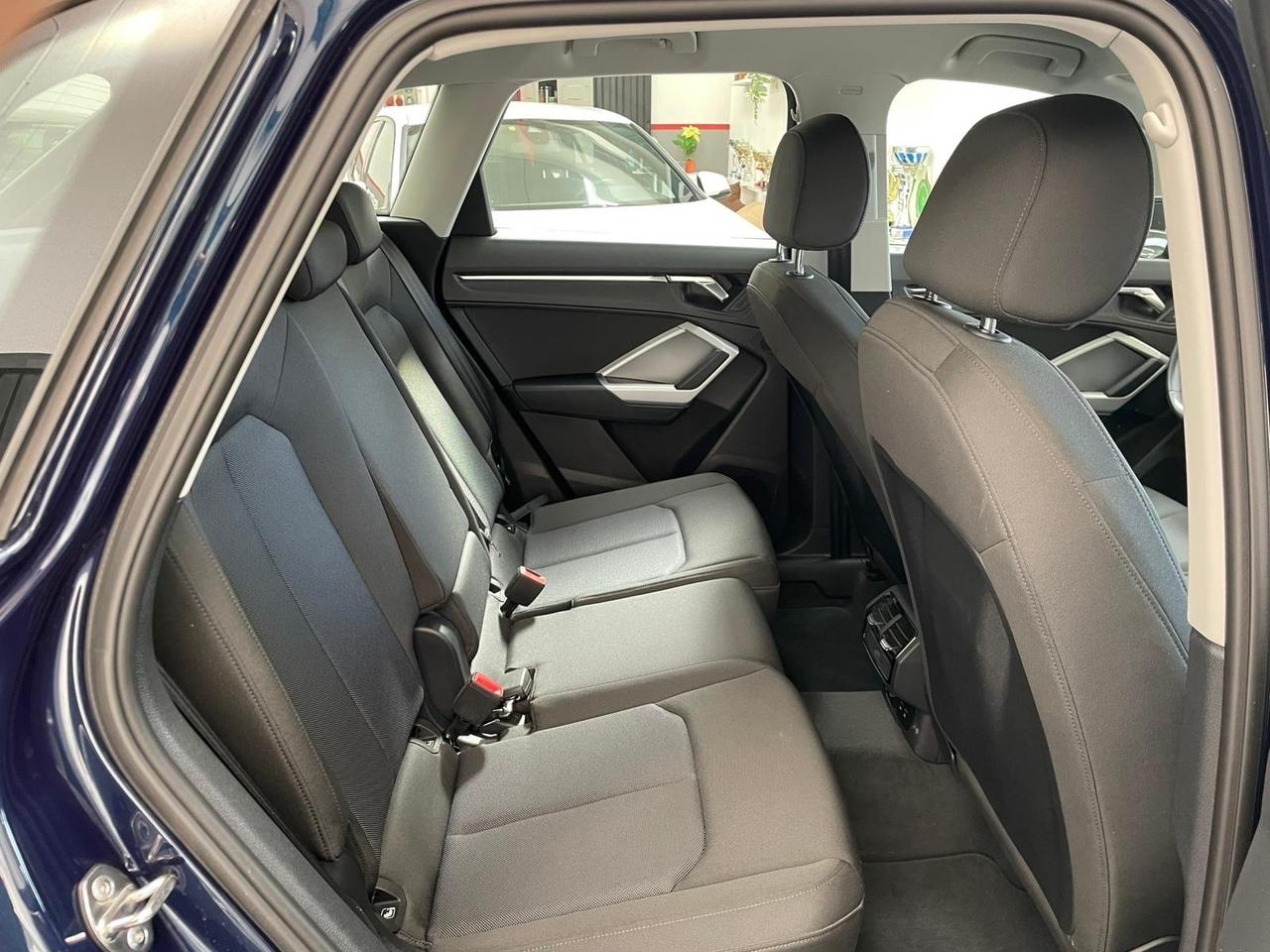 Audi Q3 35 TDI S tronic Business