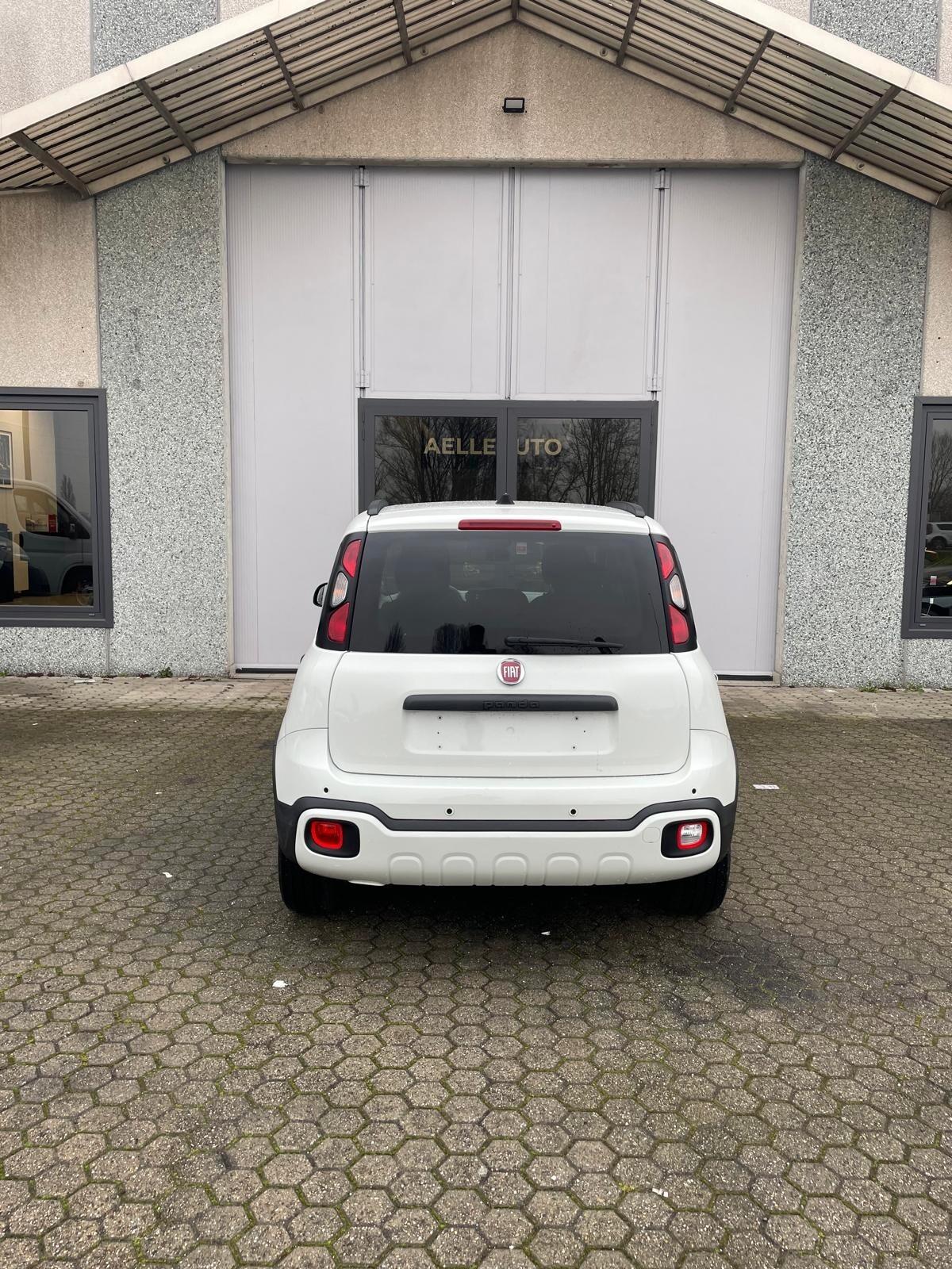 Fiat Panda Pandina 1.0 Hybrid