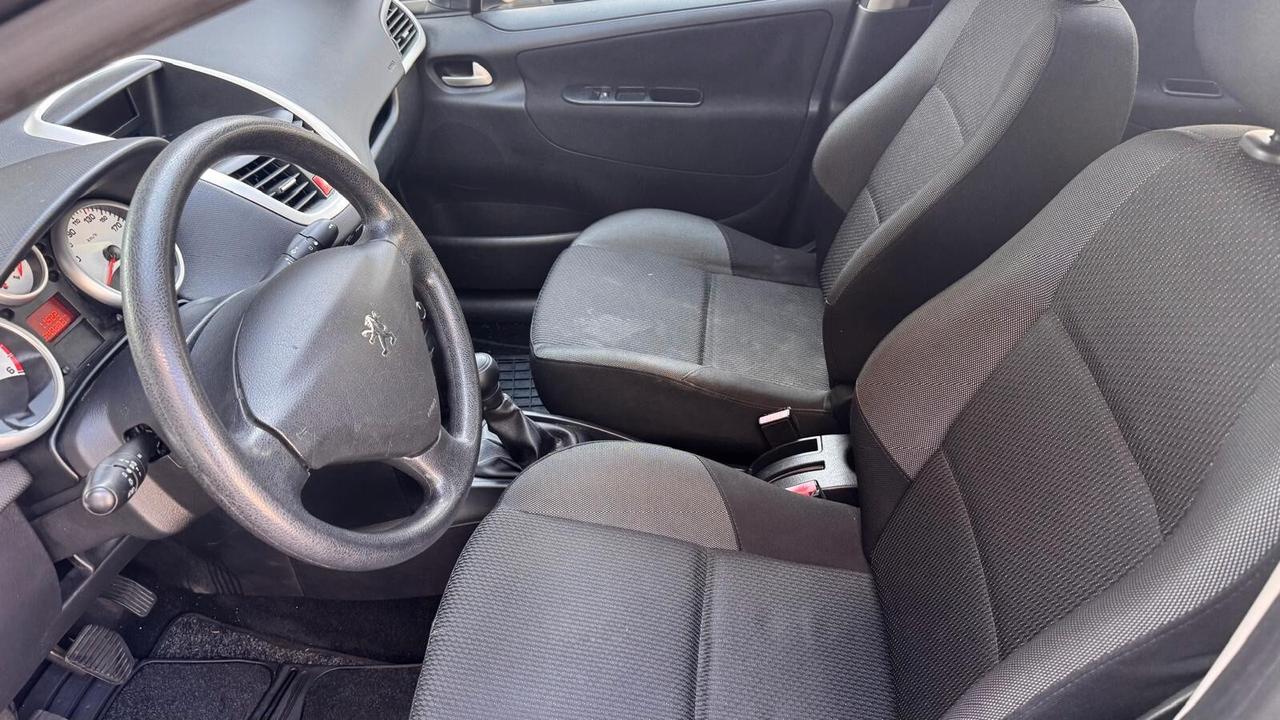 Peugeot 207 1.6 8V HDi 93CV SW X Line