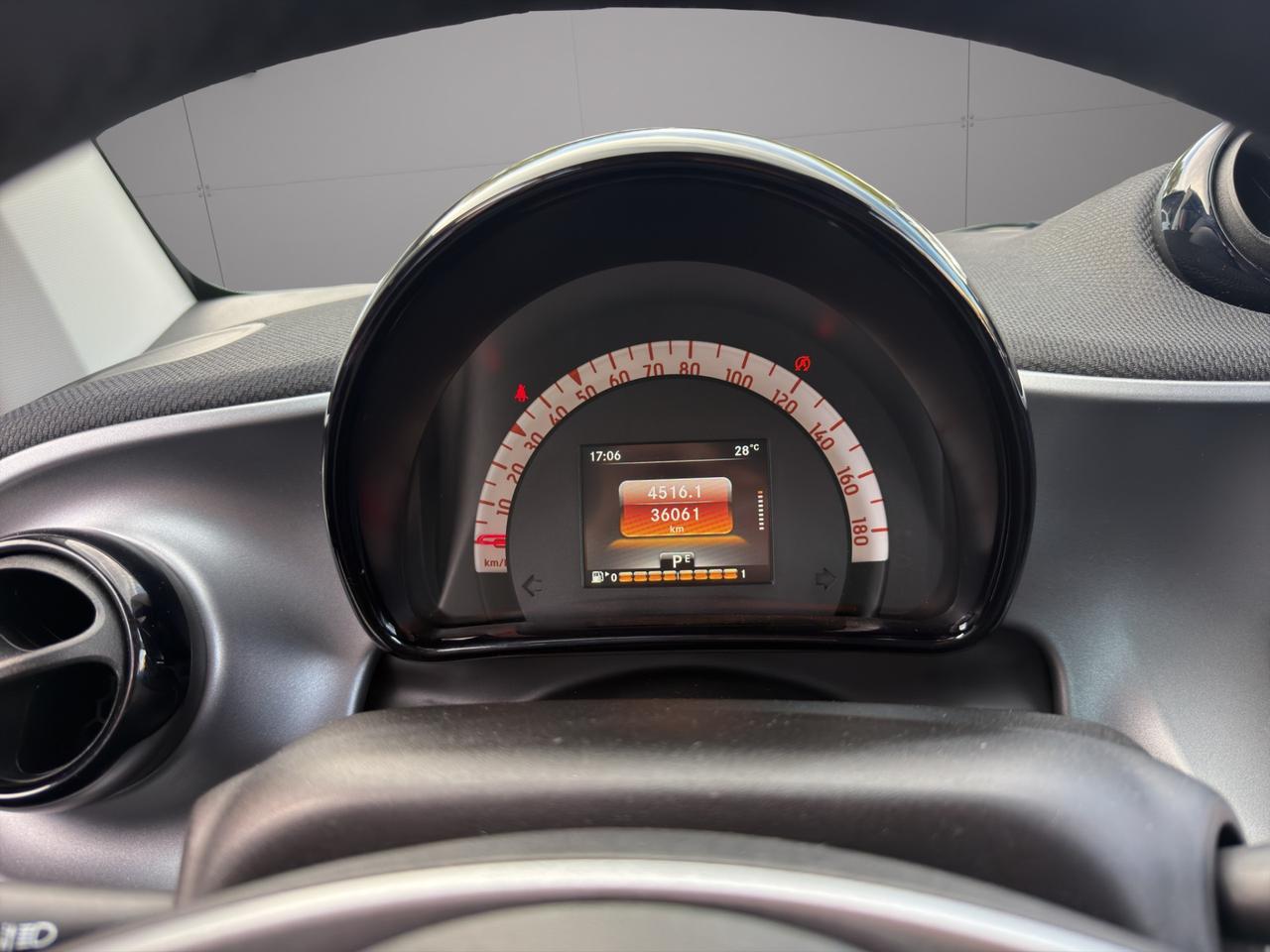 Smart fortwo coupe 1.0 Passion 71cv - Unipro - Promo FInanziamento - Cerchi in lega - Schermo - Sedili riscaldabili