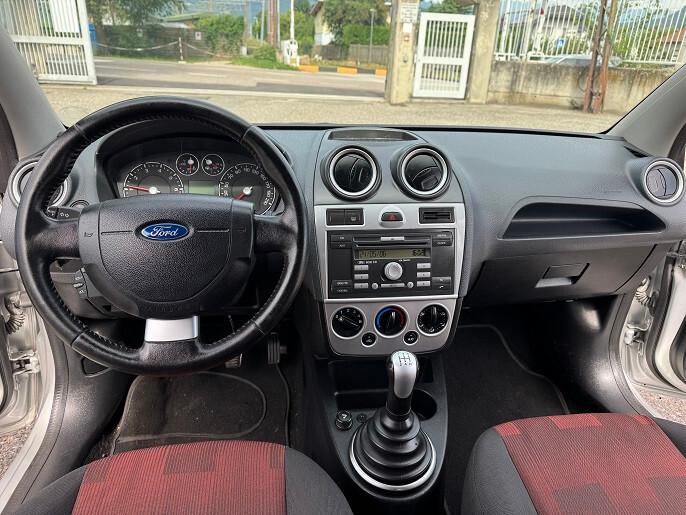 Ford Fiesta 1.2 16V 5p. Titanium