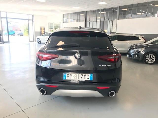 Alfa Romeo Stelvio 2.2 Turbodiesel 210 CV AT8 Q4 Executive PALETTE AL VOLANTE + CARBONIO INTERNO