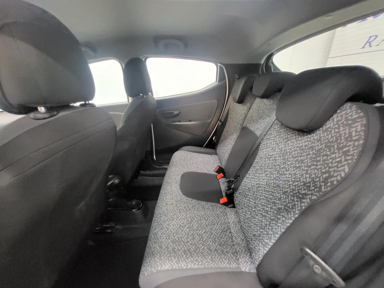 Lancia Ypsilon 1.0 FireFly 5 porte S&S Hybrid Ecochic A. Ferretti