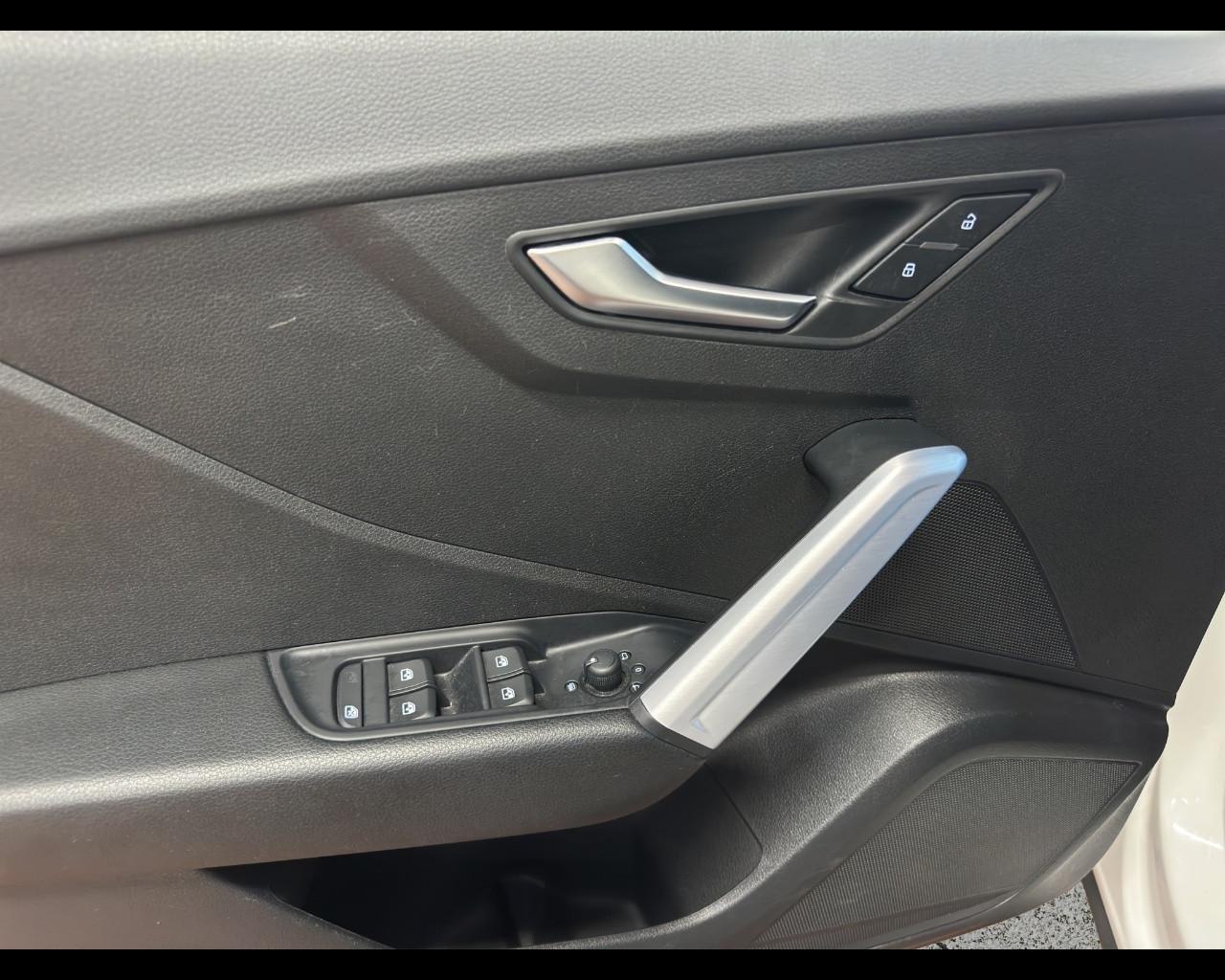 AUDI Q2 - Q2 40 TFSI quattro S tronic Business